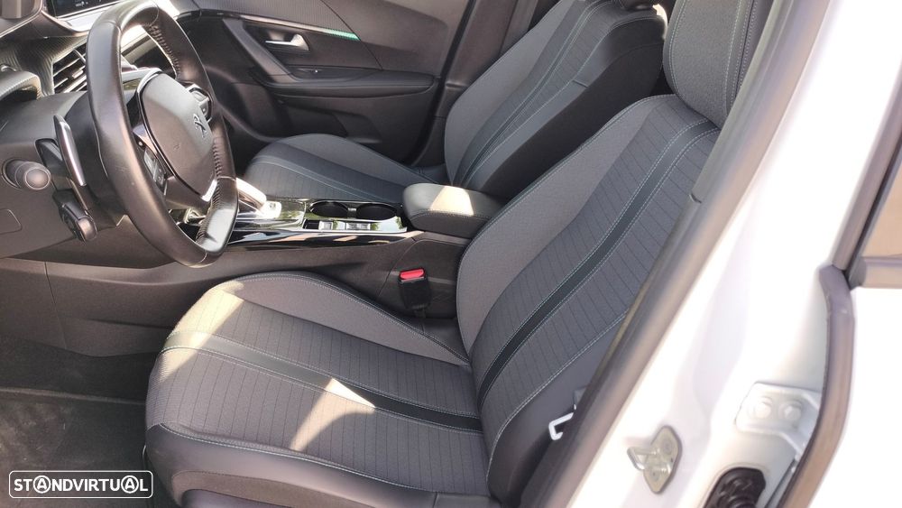 Peugeot 2008 1.2 PureTech Allure Pack EAT8 - 12