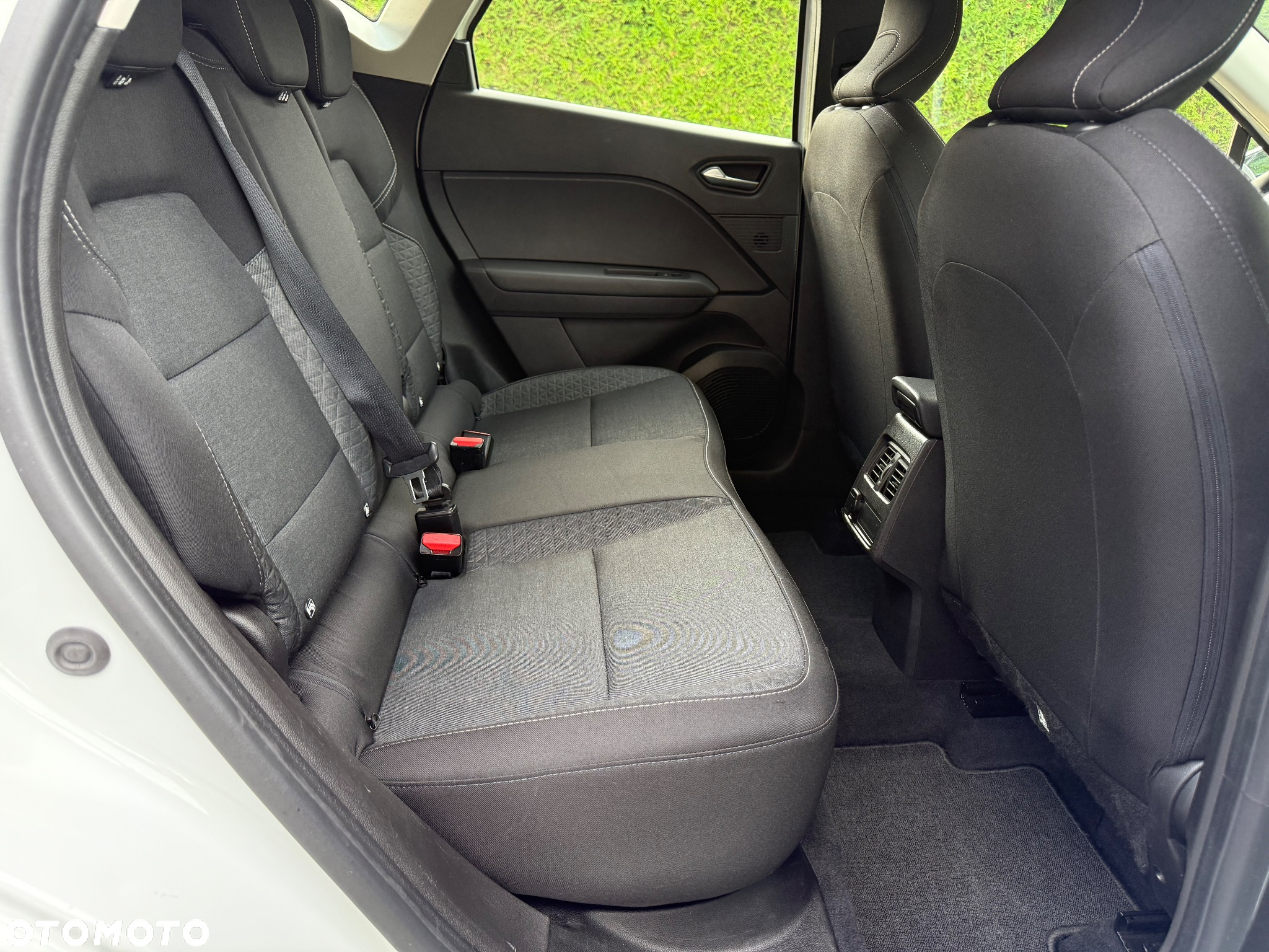 Renault Captur 1.3 TCe mHEV Intens EDC - 21