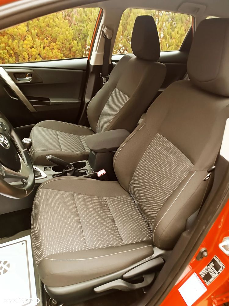 Toyota Auris - 12