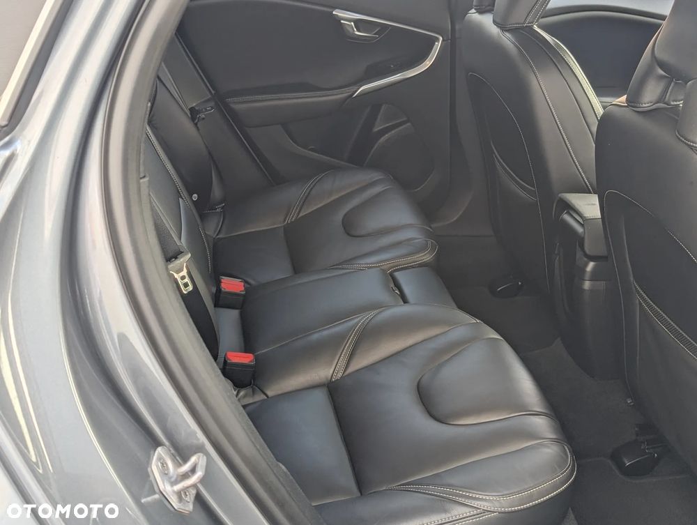 Volvo V40 Cross Country - 7