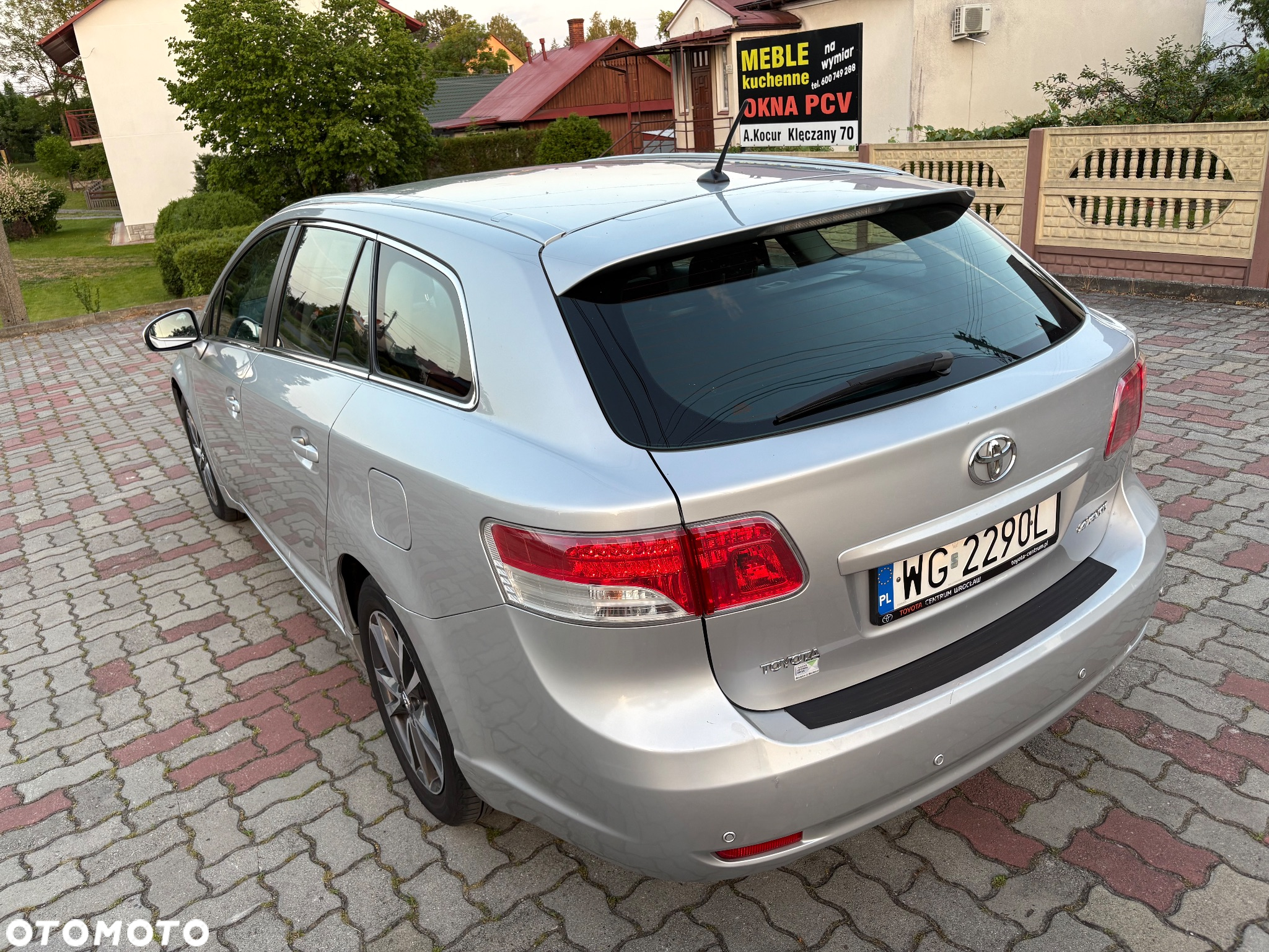 Toyota Avensis 2.0 D-4D Premium - 18