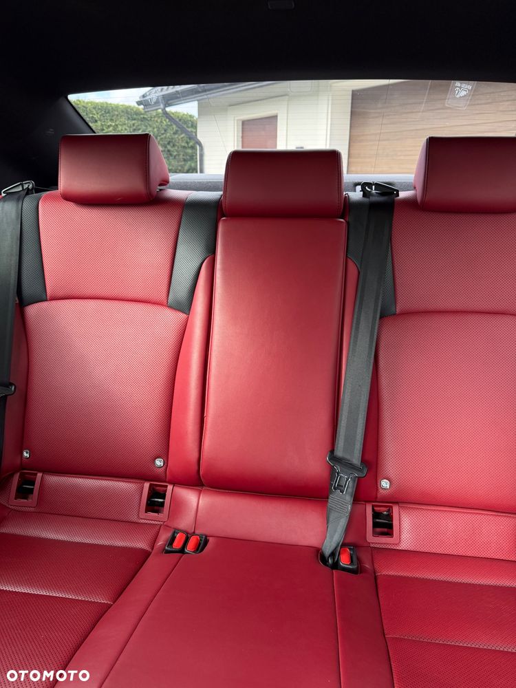 Lexus ES 300h F Sport - 27
