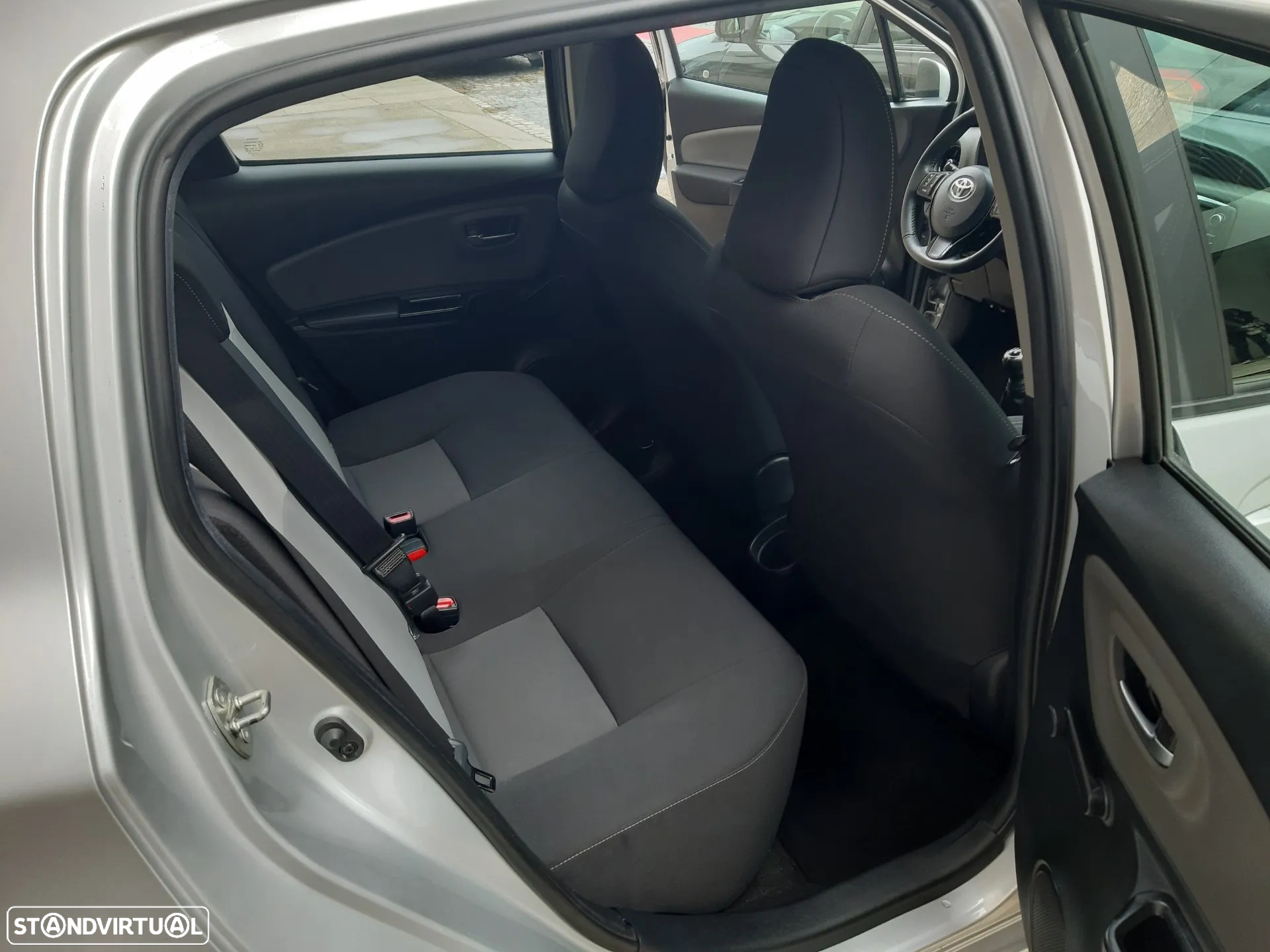 Toyota Yaris 1.0 VVT-i Comfort - 9