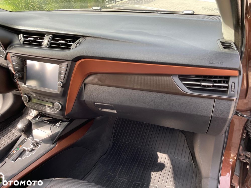 Toyota Avensis 2.0 Premium MS - 9