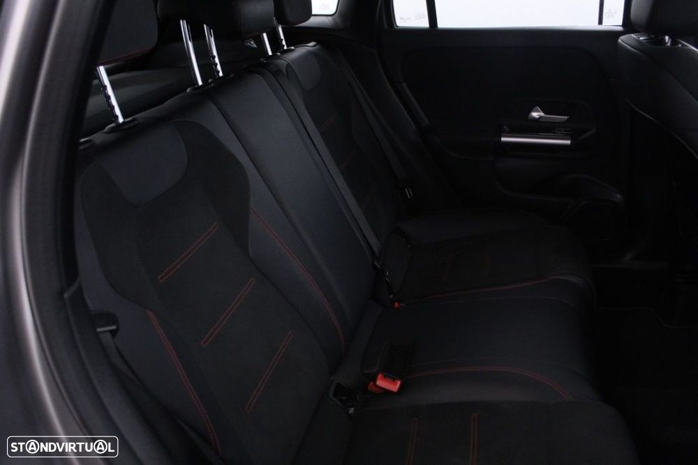 Mercedes-Benz GLA 180 d AMG Line - 15