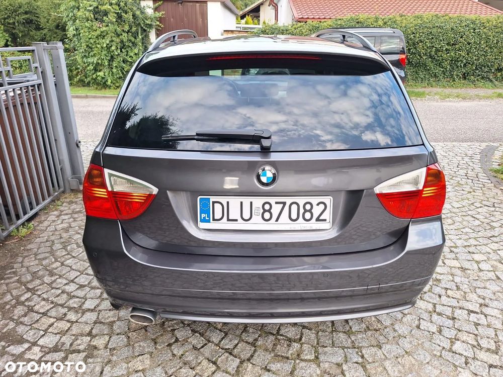 BMW Seria 3 318d - 4
