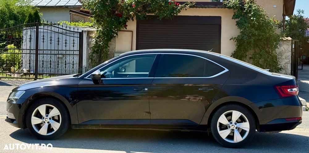 Skoda Superb 2.0 TDI DSG 4X4 Style - 9