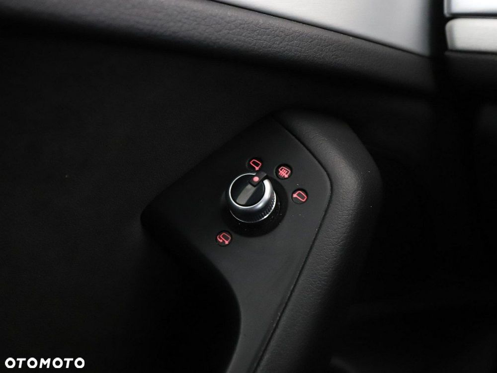 Audi A6 Avant 2.0 TDI quattro S tronic - 37