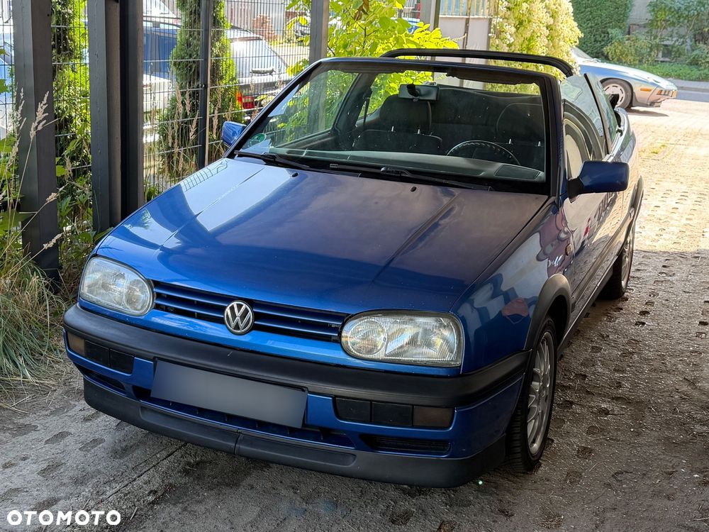 Volkswagen Golf - 1