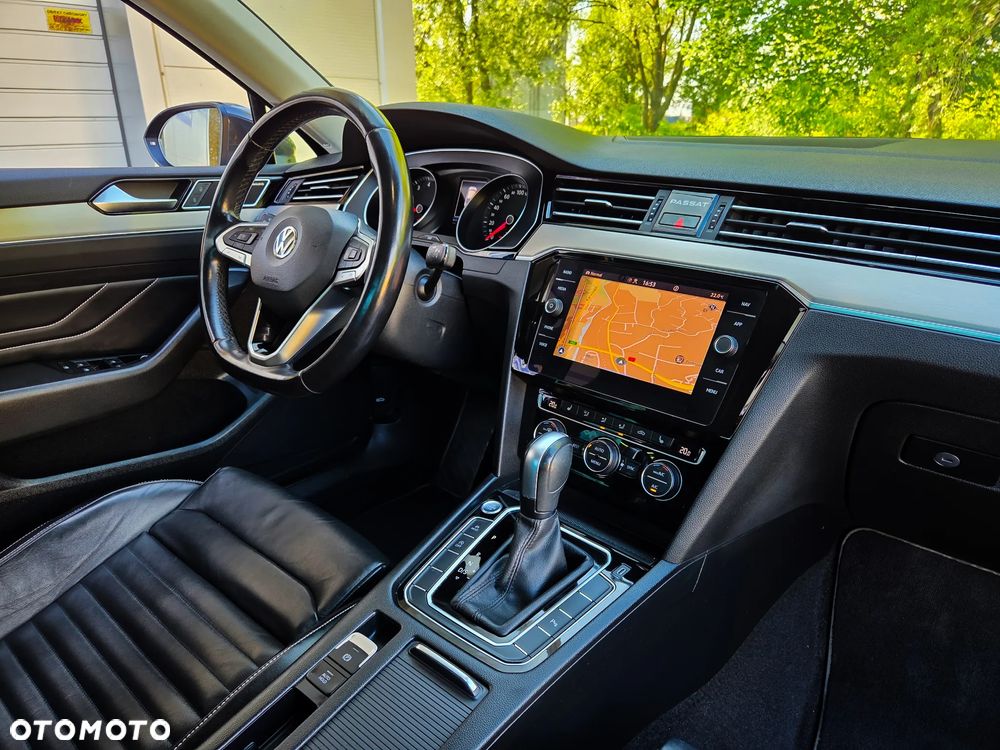 Volkswagen Passat 2.0 TSI Elegance DSG - 24