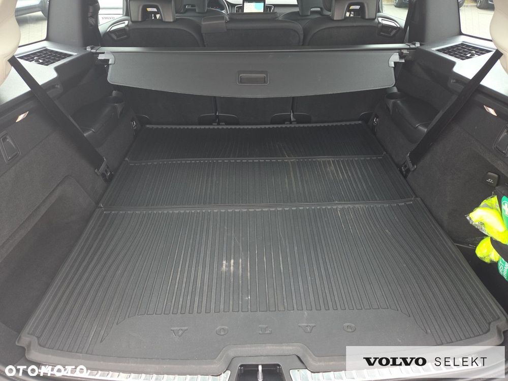 Volvo XC 90 - 31