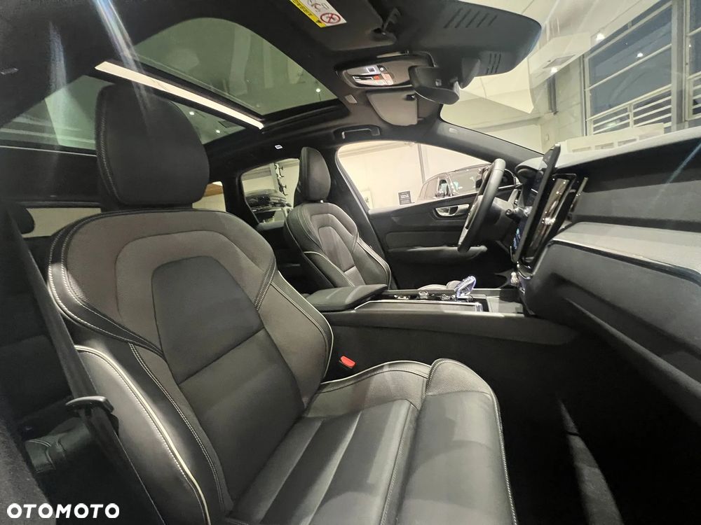 Volvo XC 60 B5 B AWD Ultimate Bright - 19