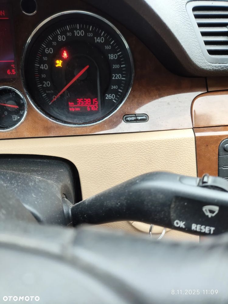 Volkswagen Passat 1.9 TDI Highline - 7