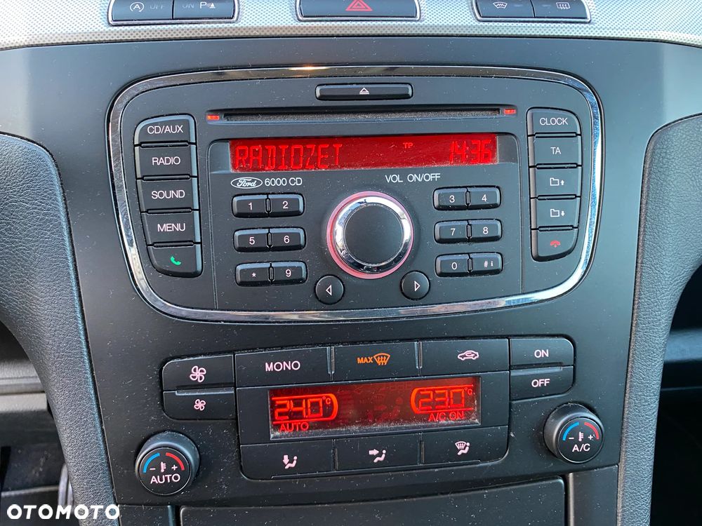 Ford S-Max - 13