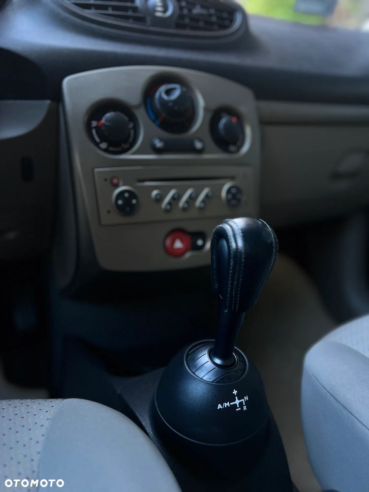 Renault Clio - 20