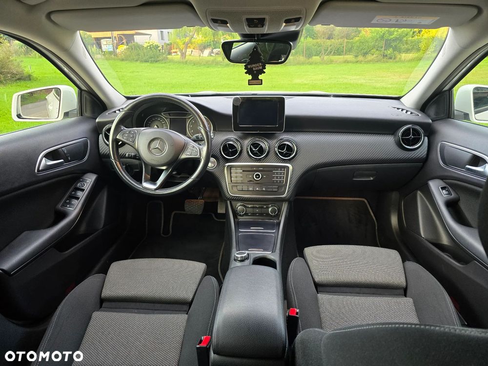 Mercedes-Benz GLA 180 7G-DCT - 7