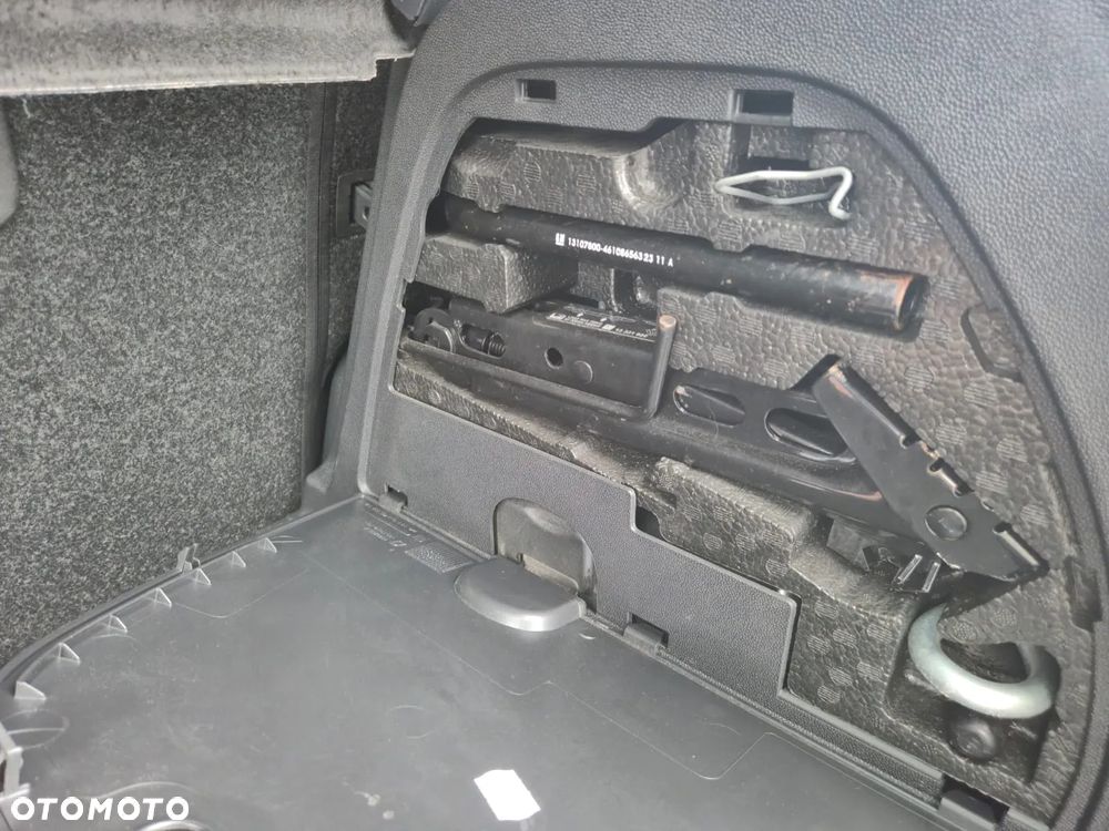 Opel Corsa 1.4 16V Satellite - 20