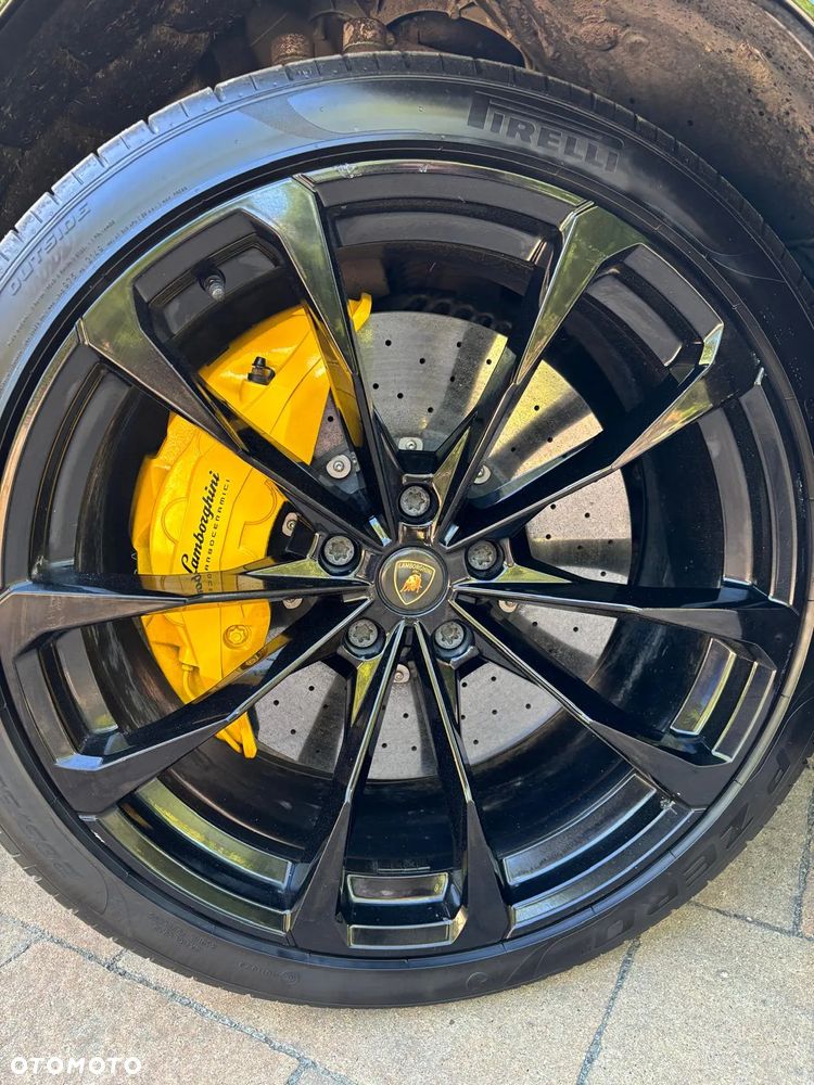 Lamborghini Urus - 9