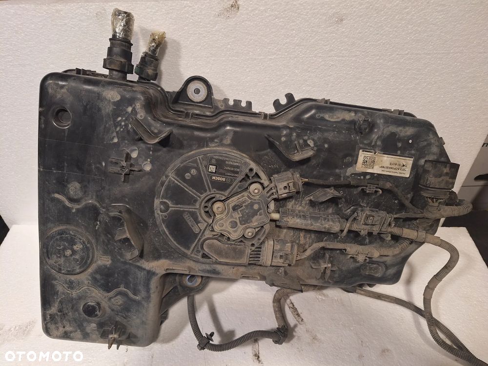 VW T6 zbiornik ADBLUE 7E0131877E - 1