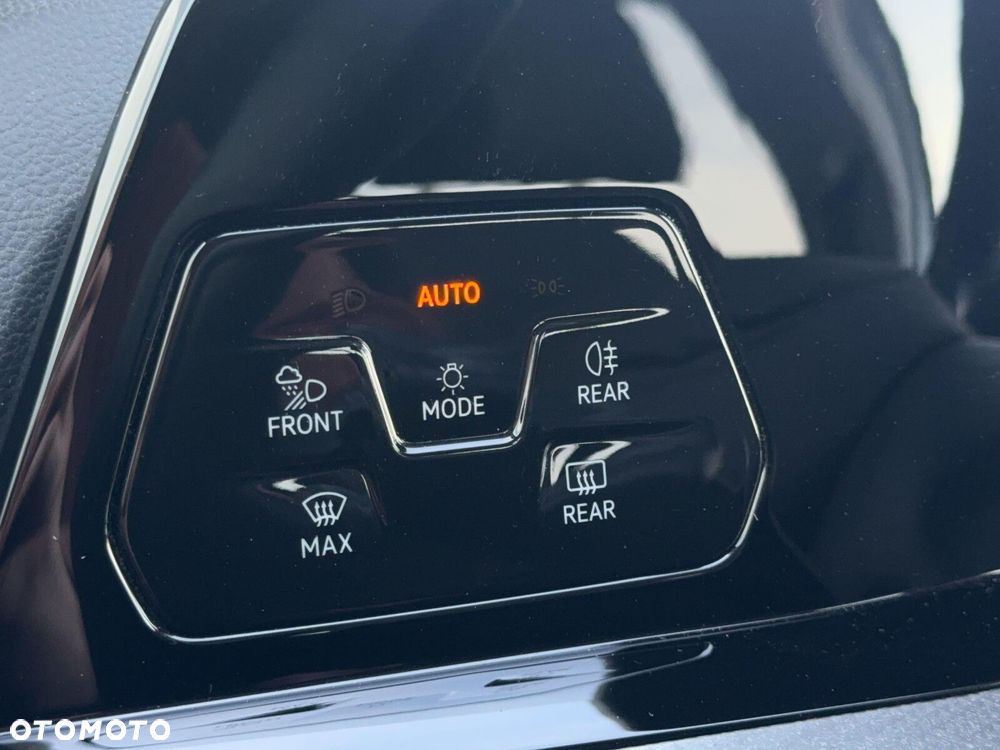 Volkswagen Golf - 23