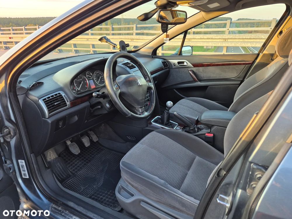 Peugeot 407 - 9