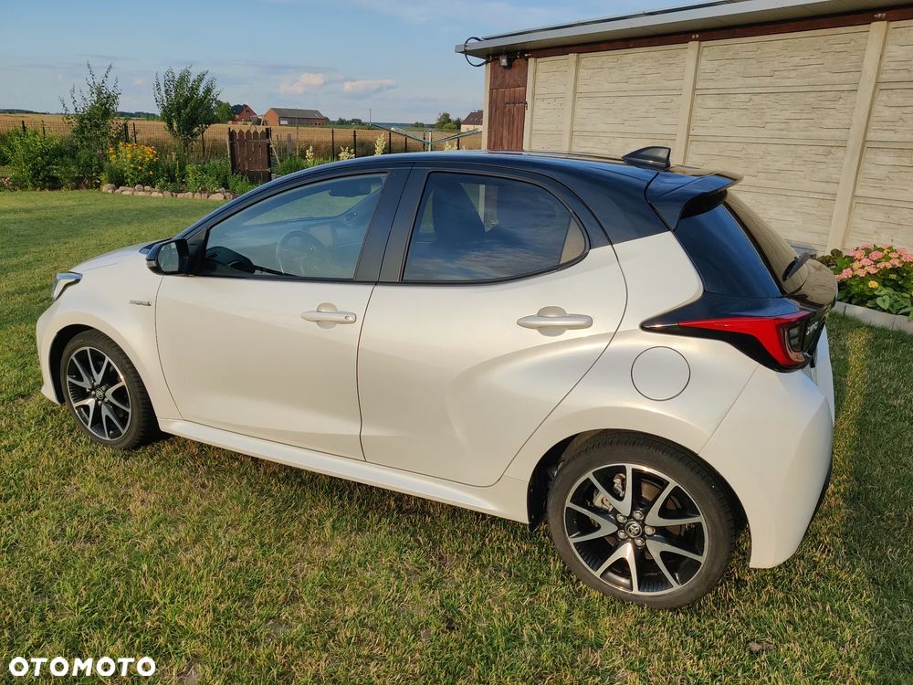 Toyota Yaris Hybrid 1.5 Selection Elegant - 13