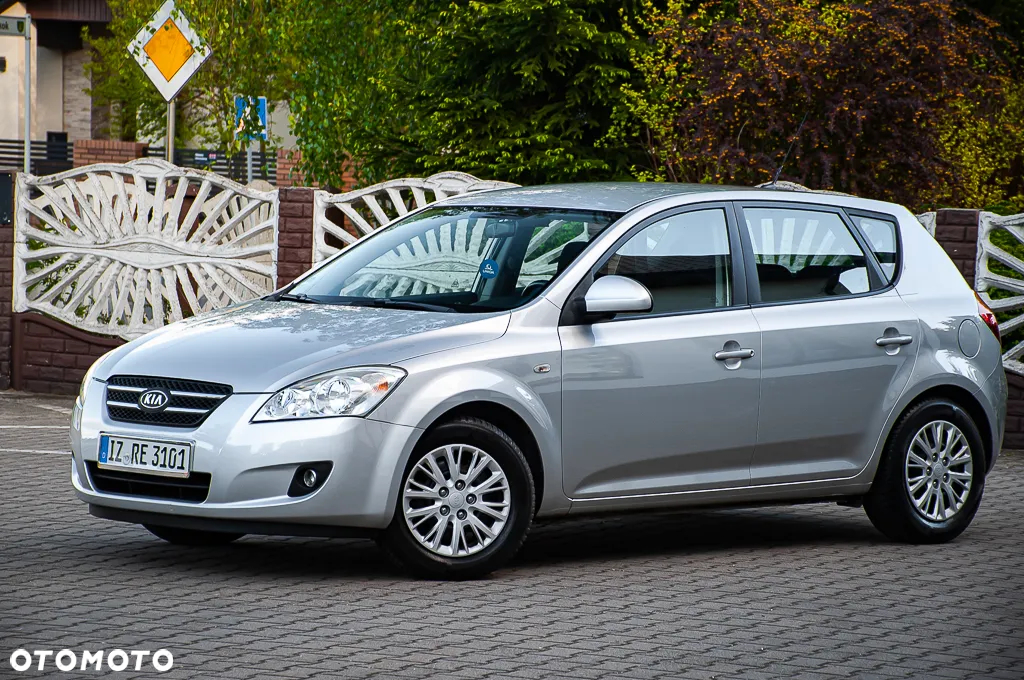 Kia Ceed 2.0 CVVT Spirit - 27