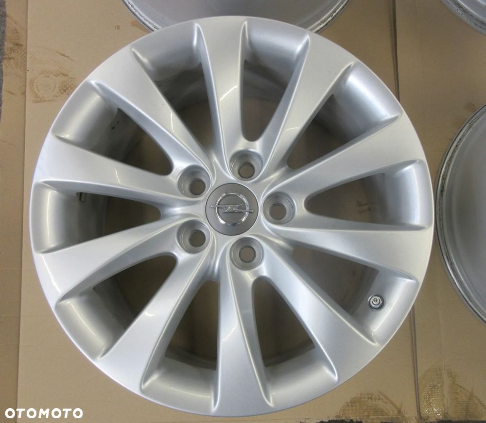 KOŁA FELGI ALUMINIOWE ALUFELGI OPEL INSIGNIA A 18 - 5