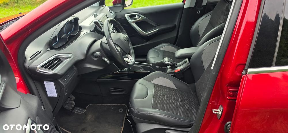 Peugeot 2008 1.2 Pure Tech Allure S&S EAT6 - 19
