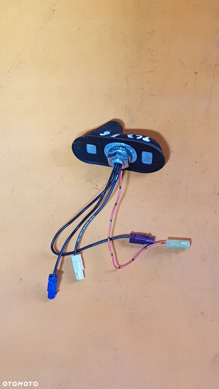 ANTENA GPS RADIA MAN TGX TGS TGL TGM EURO 6 - 1