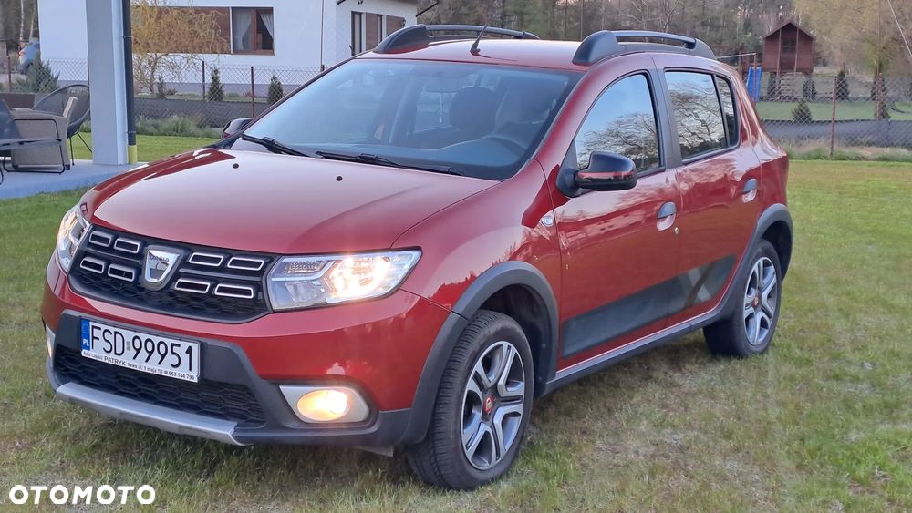 Dacia Sandero Stepway TCe 90 (S&S) Celebration - 1