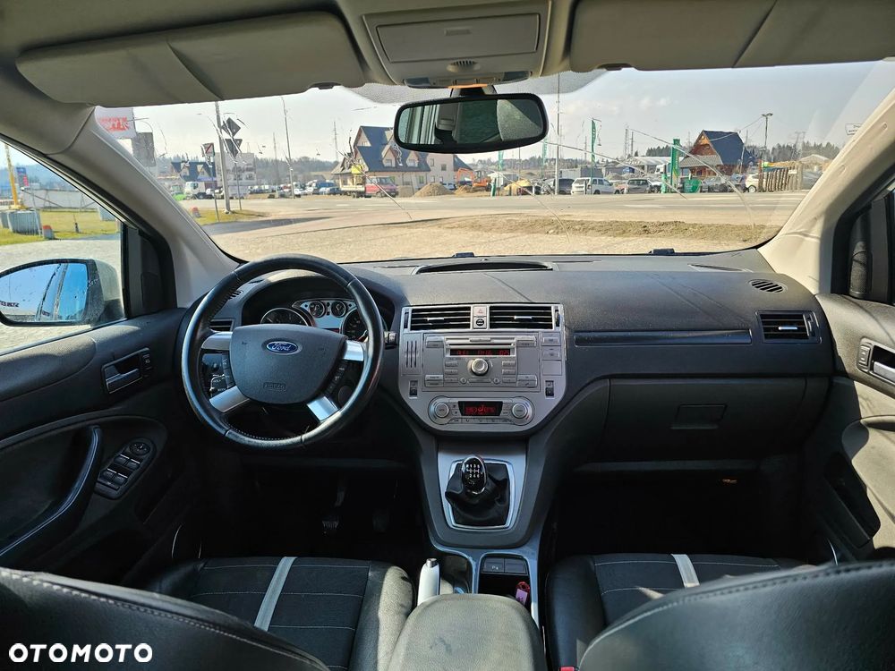 Ford Kuga - 24