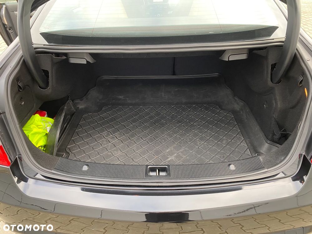 Mercedes-Benz Klasa E 350 CDI DPF BlueEFFICIENCY 7G-TRONIC Avantgarde - 16