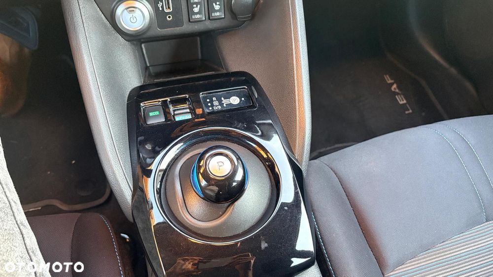Nissan Leaf 40 kWh N-Connecta - 24