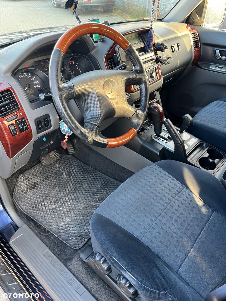 Mitsubishi Pajero 3.2 DI-D Automatik Liberty - 17