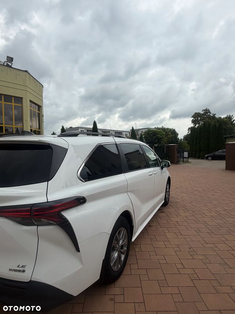 Toyota Sienna - 10