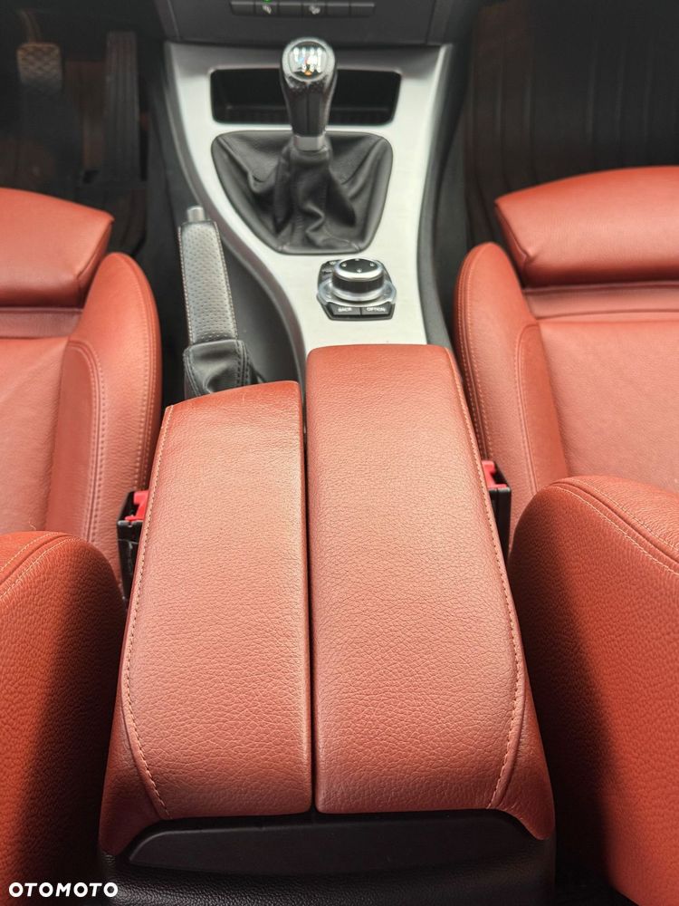 BMW Seria 3 330d xDrive - 17