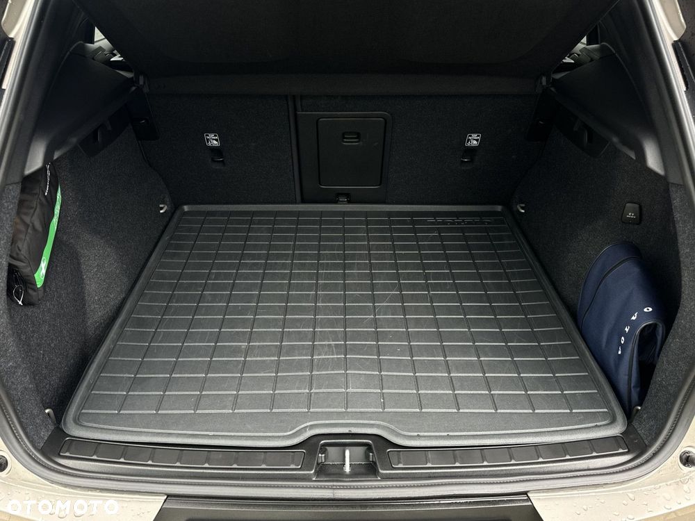 Volvo XC 40 - 18