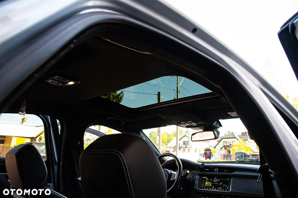 Jaguar XF 2.0 T R-Sport - 25