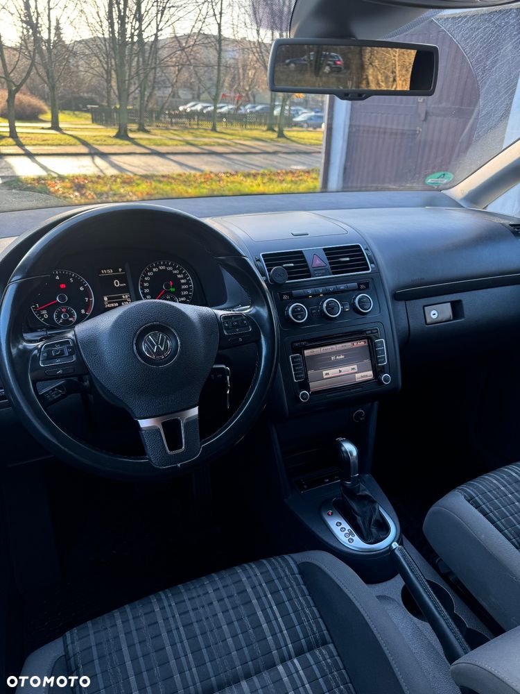 Volkswagen Touran - 21