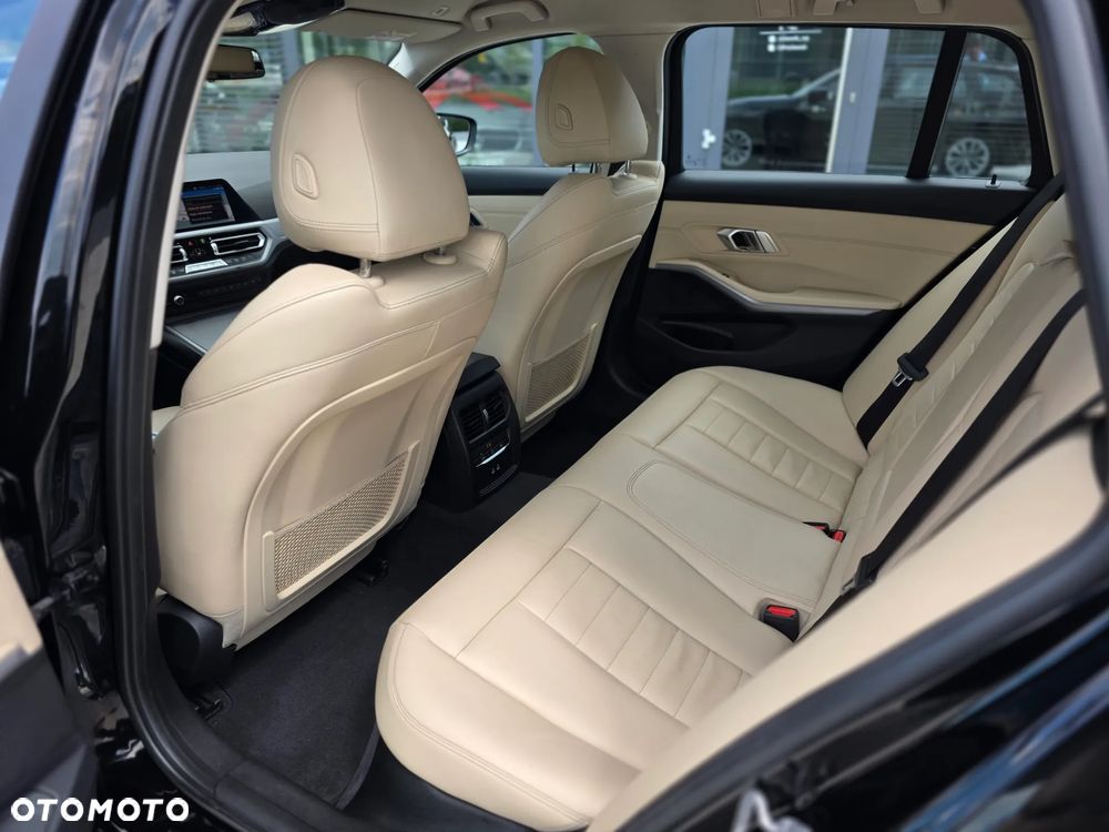 BMW Seria 3 - 37