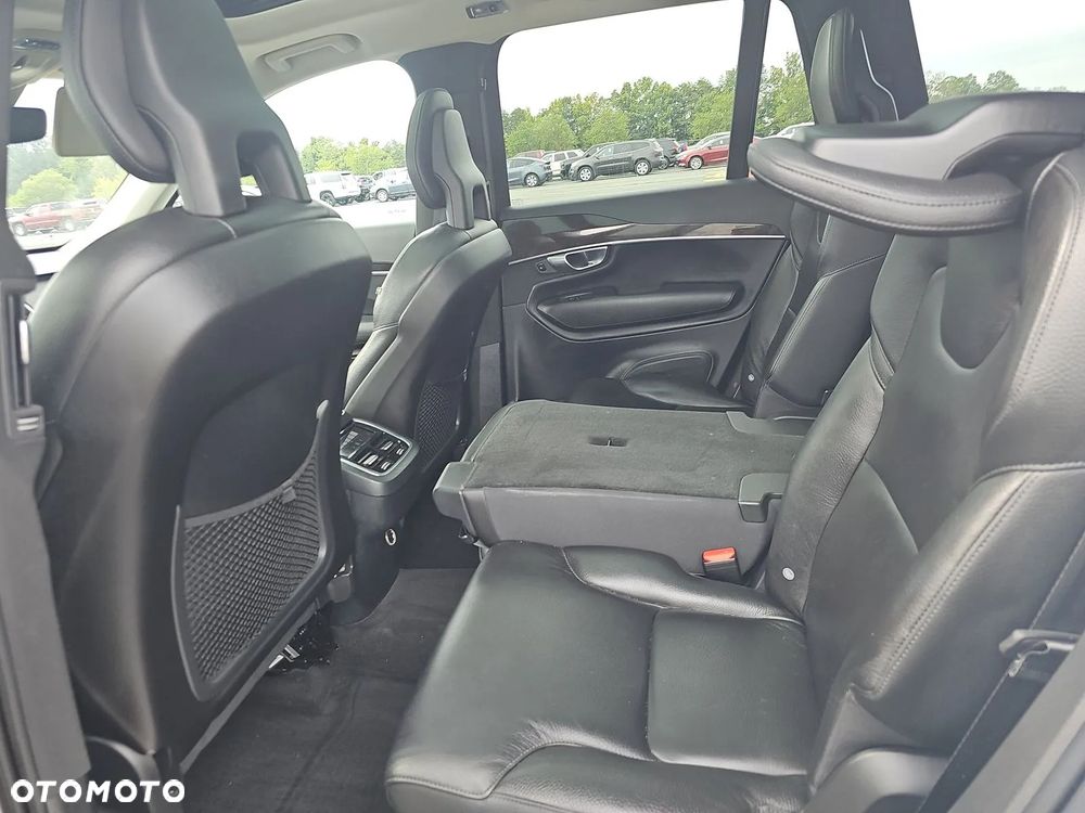 Volvo XC 90 - 8