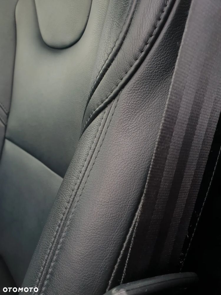 Volvo V40 D3 Inscription - 22