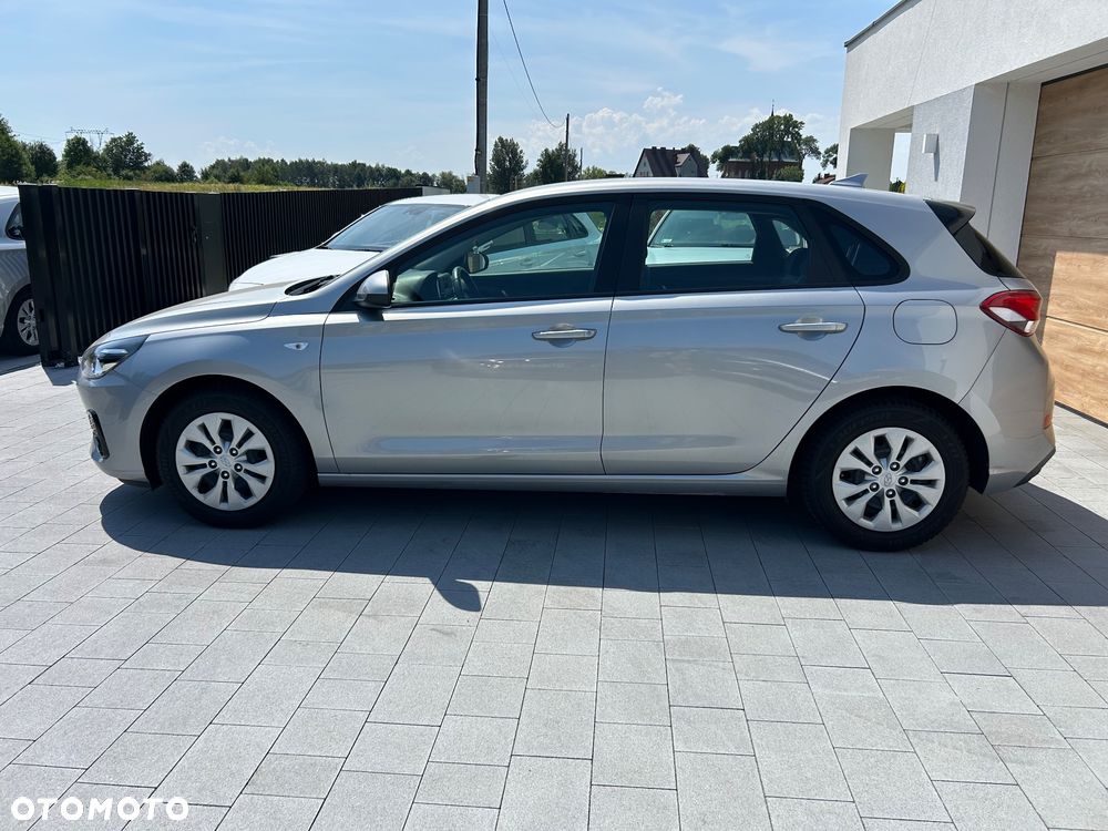 Hyundai i30 1.5 DPI Classic + - 6