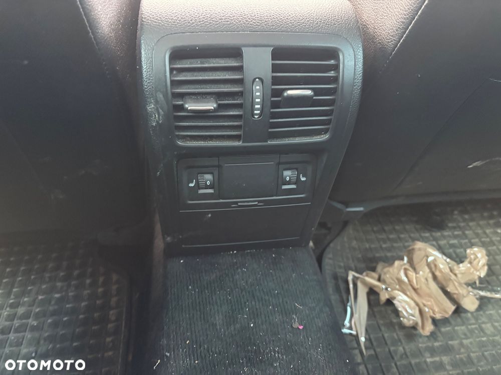 Volkswagen Passat 2.0 TDI DSG BlueMotion Technology Comfortline - 15