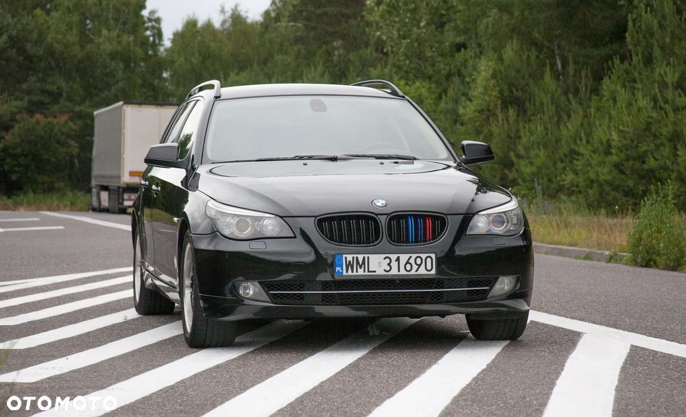 BMW Seria 5 525d Touring - 6