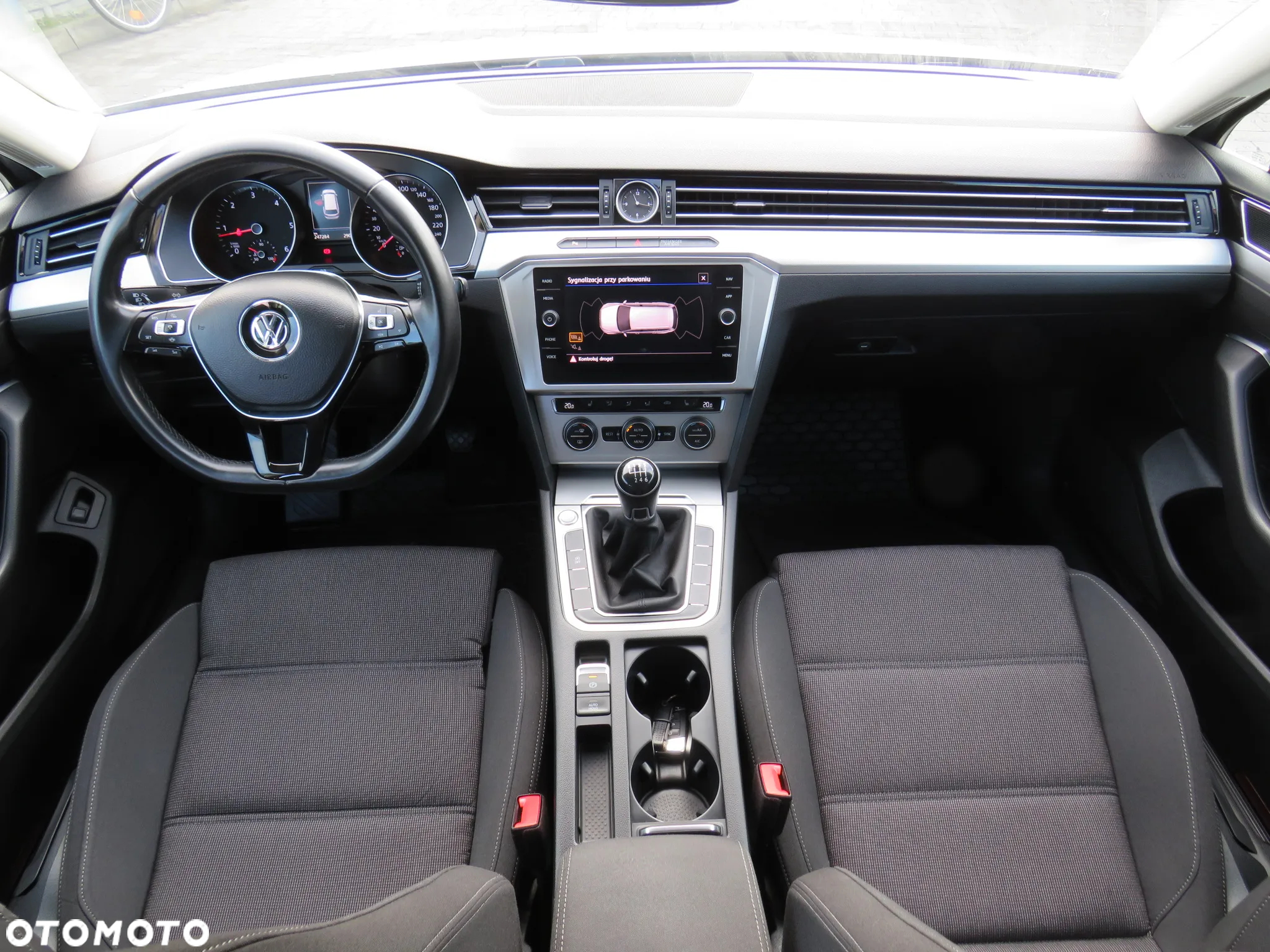 Volkswagen Passat 2.0 TDI BMT Comfortline - 32