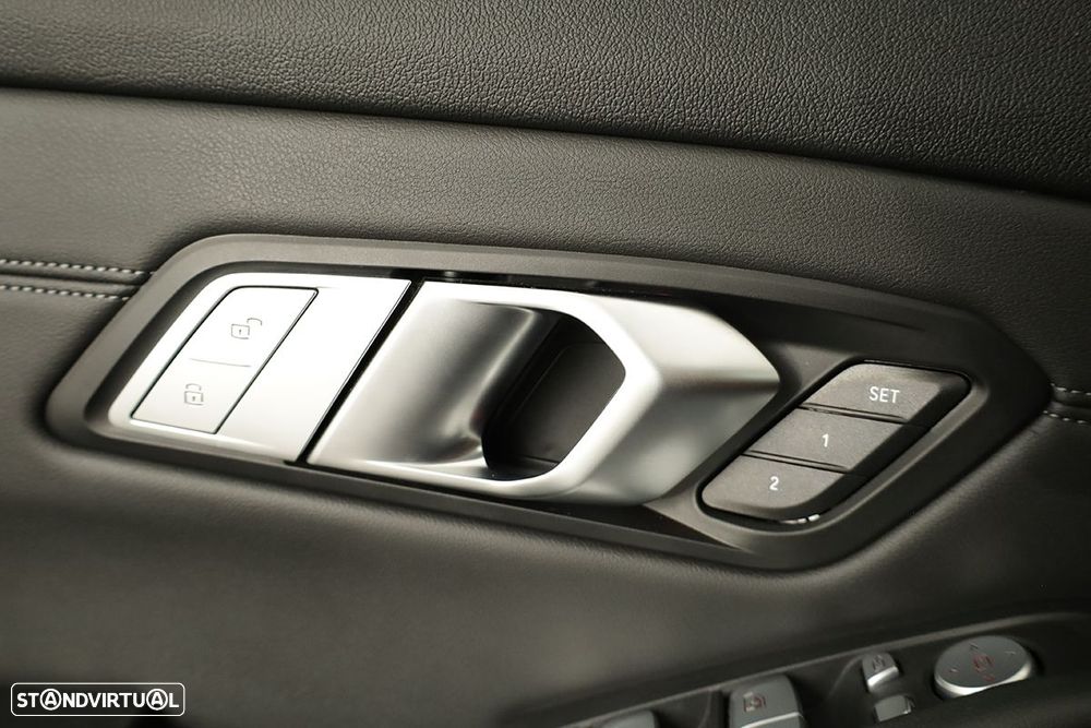 BMW M3 Competition xDrive - 26