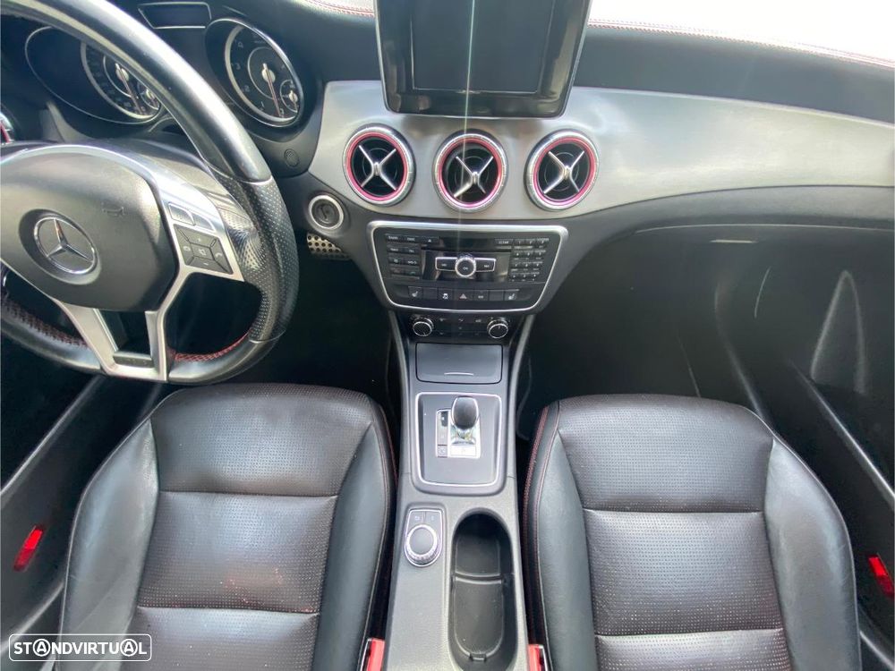 Mercedes-Benz CLA 45 AMG 4Matic 7G-DCT - 22