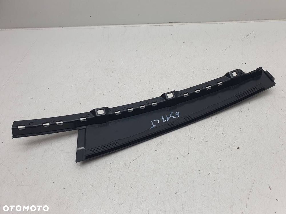 LISTWA DRZWI TYŁ TYLNA LEWA SKODA OCTAVIA IV KOMBI 5E3839901A - 2